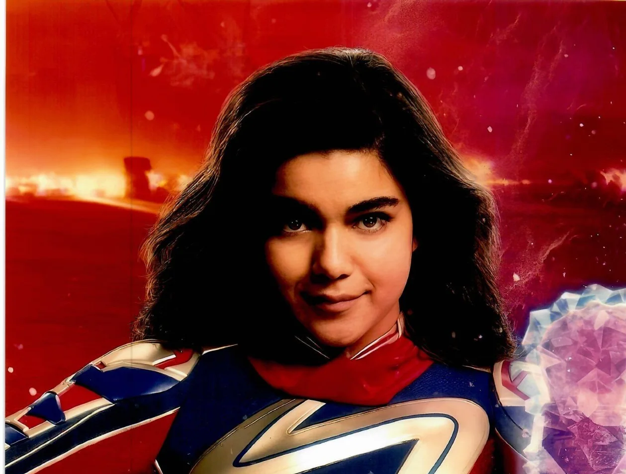 Iman Vellani — Iman Vellani Ms Marvel As Kamala Khan Movie Actress Signed 8 x 10 Photo TTM COA, изображение 3