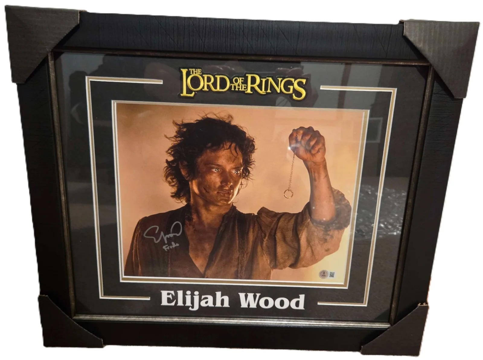 Elijah Wood — Lord of the Rings Autographed Framed Display - Elijah Wood (BAS authenticated)