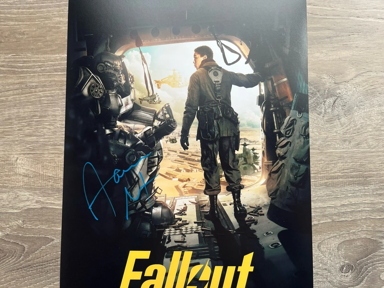 Aaron Moten — Aaron Moten Signed Fallout 11x17 Photo Beckett COA Maximus, изображение 3