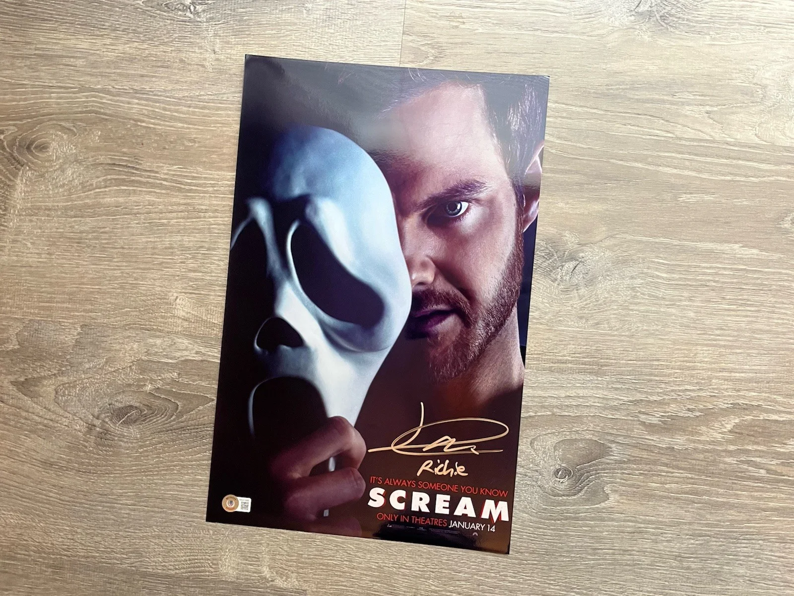 Jack Quaid — Jack Quaid Signed Metallic 11x17 Scream Photo Beckett COA Autograph Ghostface, изображение 3