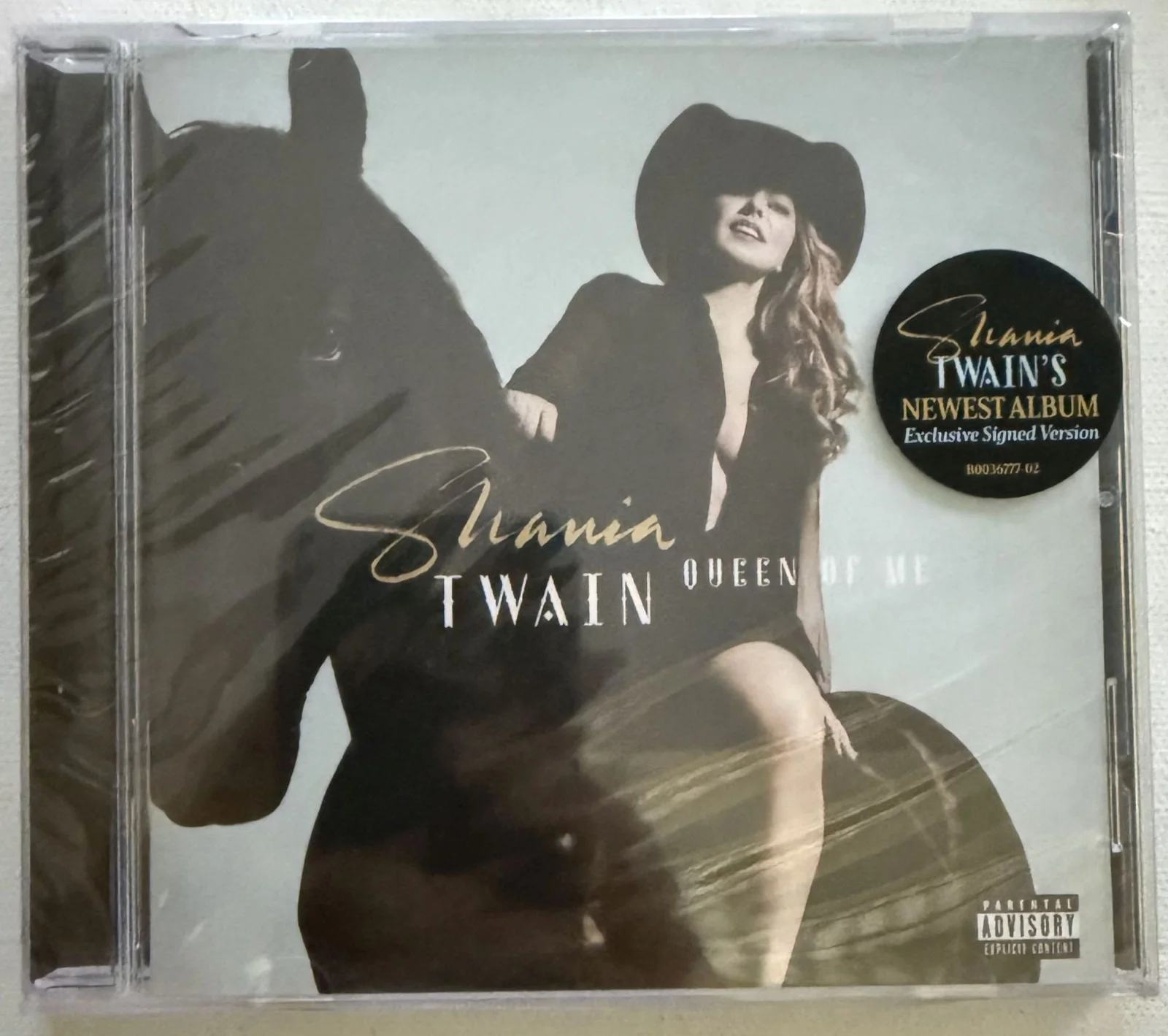 Shania Twain Signed Autographed "Queen of Me" Music CD Insert With Complete CD, изображение 2