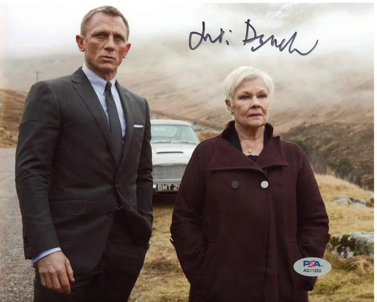 Judi Dench — Judi Dench James Bond Signed 8x10 Photo PSA DNA Authentic Autograph COA *02