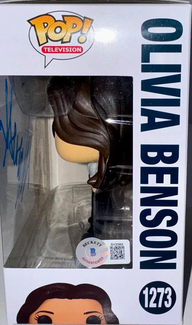 Mariska Hargitay Signed Funko #1273 "Olivia Benson" Law & Order - Beckett COA, image 3