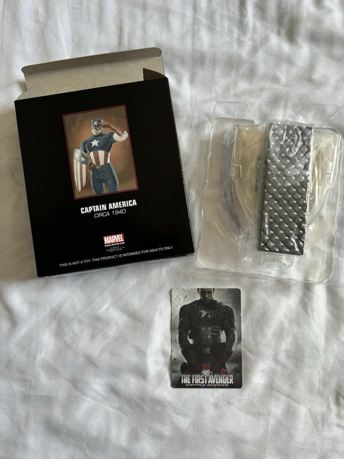 Loot Crate Exclusive 1940s Captain America Shield 1:6 Scaled Replica, изображение 3