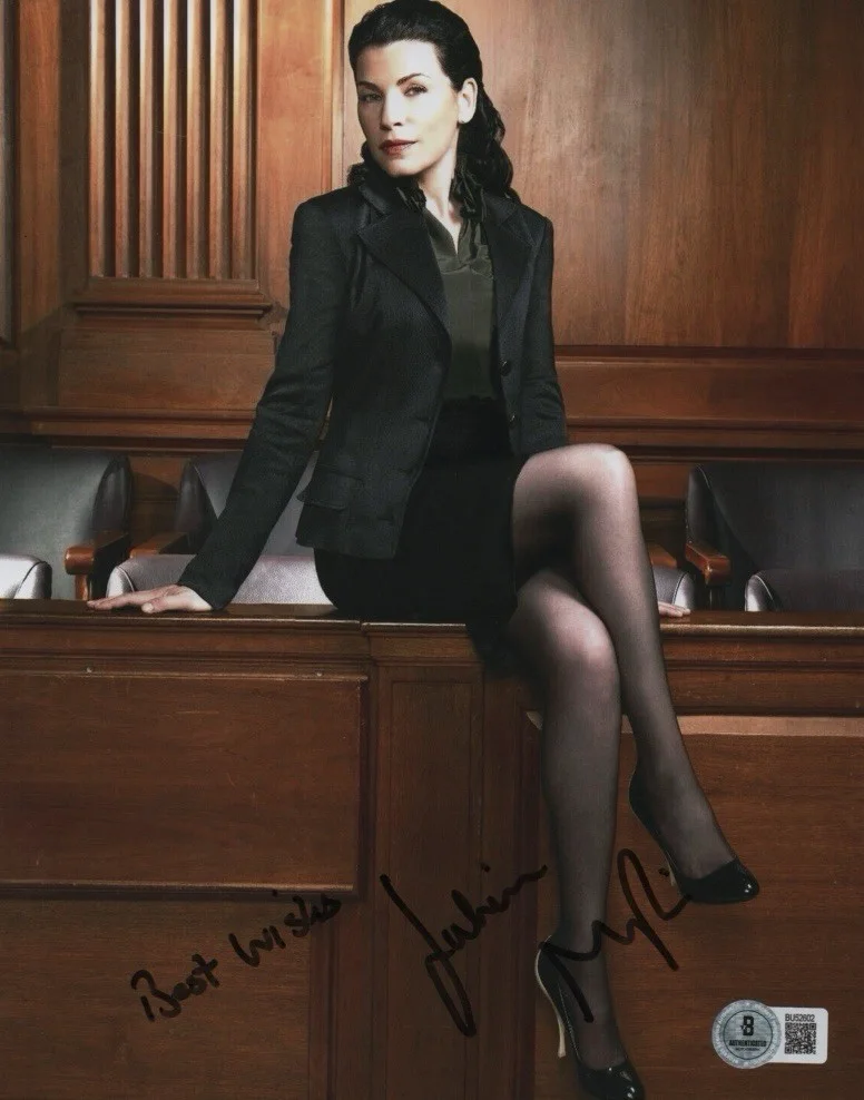Julianna Margulies — JULIANNA MARGULIES SIGNED AUTOGRAPHED 8x10 PHOTO HOT COA BECKETT BAS RARE!