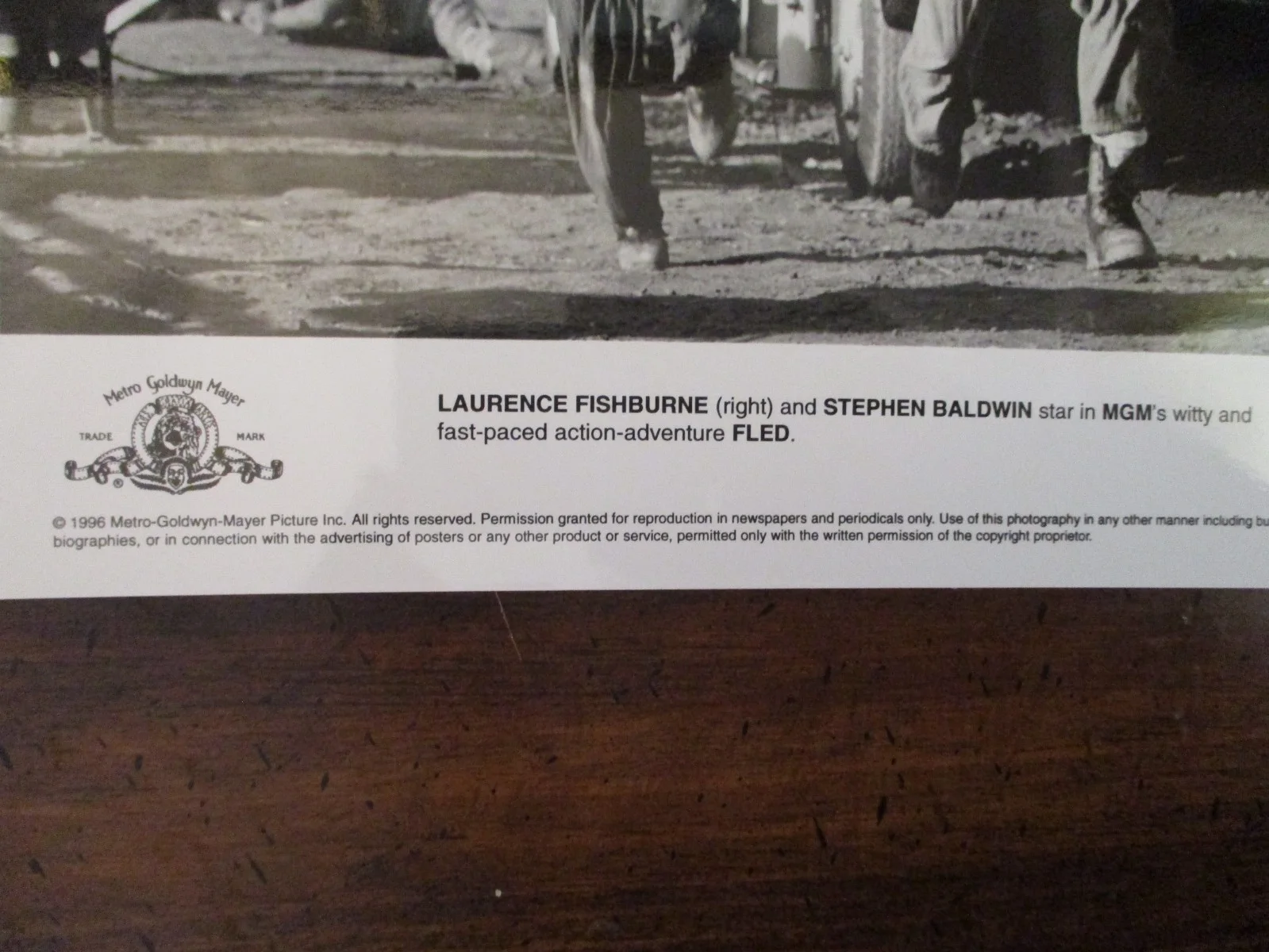 Laurence Fishburne/Stephen Baldwin(FLED)1996 10x8 Glossy Black/White Press Photo, изображение 2