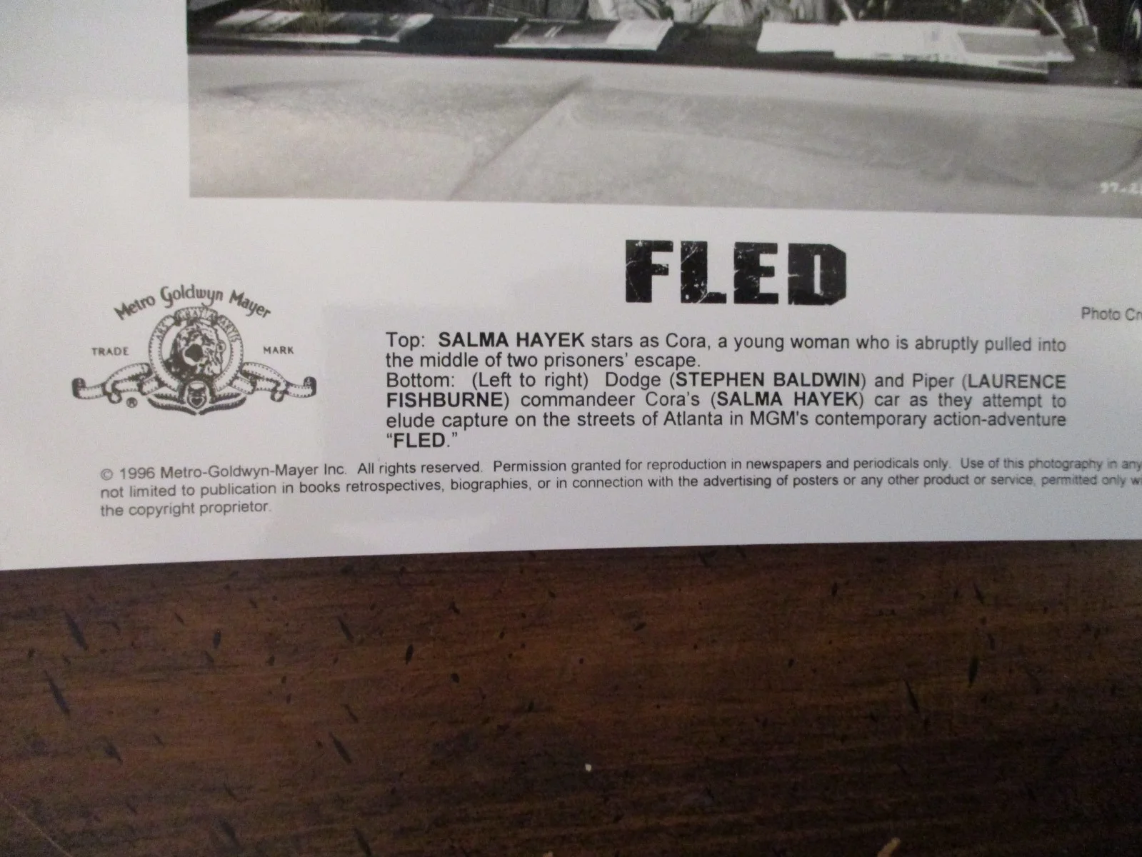 Salma Hayek/Stephen Baldwin/Laurence Fishburne(FLED)1996 8x 10 Black/White Photo, изображение 3