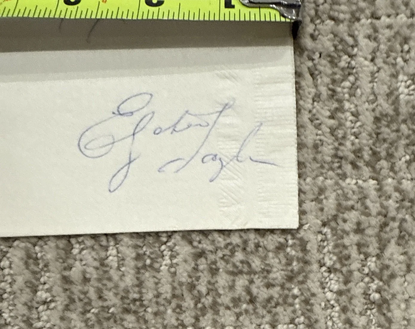 Elizabeth Taylor Hand Signed Autograph Napkin PSA PSA/DNA George Hamilton, image 4