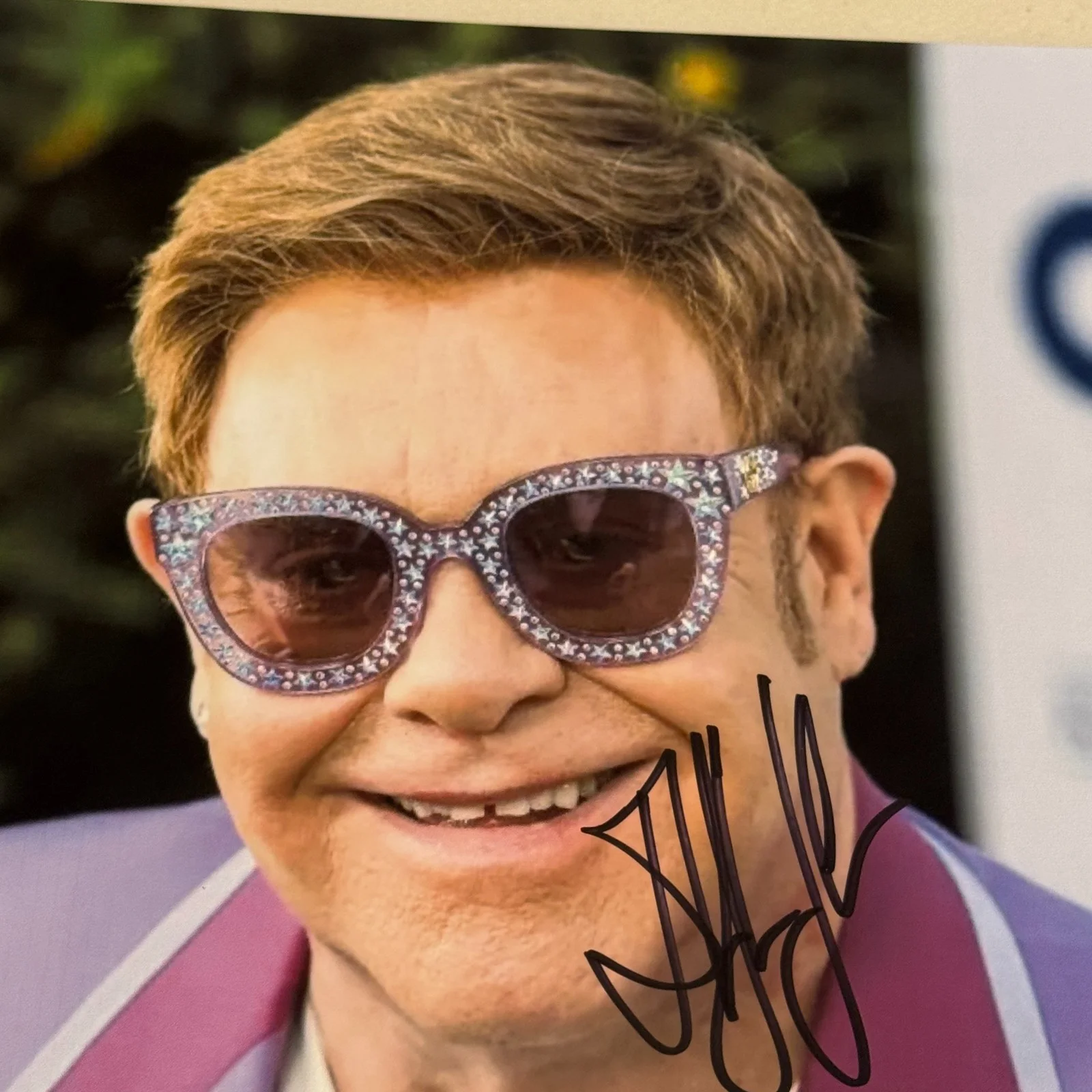 ELTON JOHN SIGNED AUTOGRAPHED 8X10 COLOR PHOTOGRAPH BEAUTIFUL AUTO PHOTO W/ COA, image 2