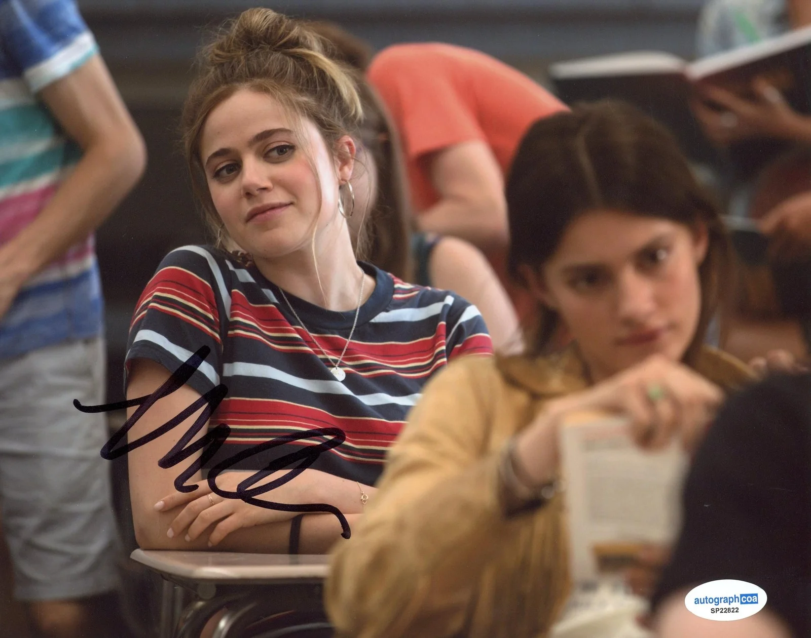 Molly Gordon — Molly Gordon "Booksmart" AUTOGRAPH Signed 'Triple A' 8x10 Photo ACOA