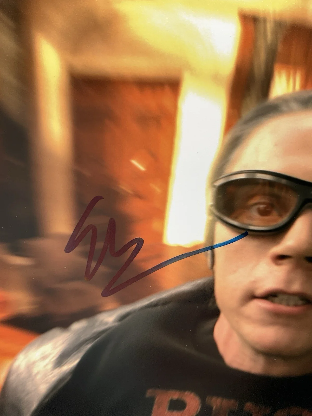 Evan Peters — Evan Peters signed 8x10 X-Men signed 8x10 Marvel signed 8x10 SWAU Quicksilver, изображение 2