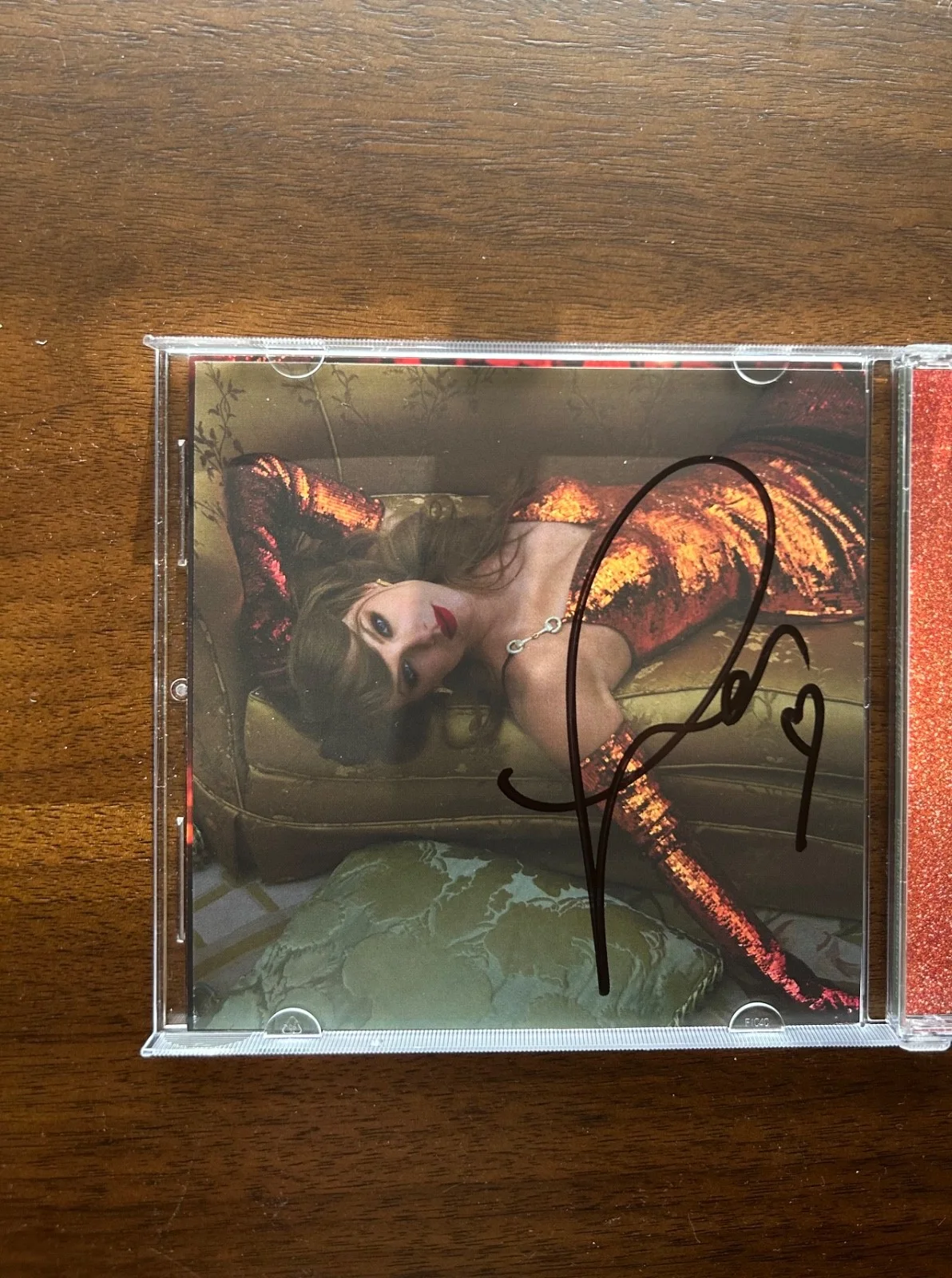 Taylor Swift - The Life of a Showgirl cd with signed photo #2, изображение 2