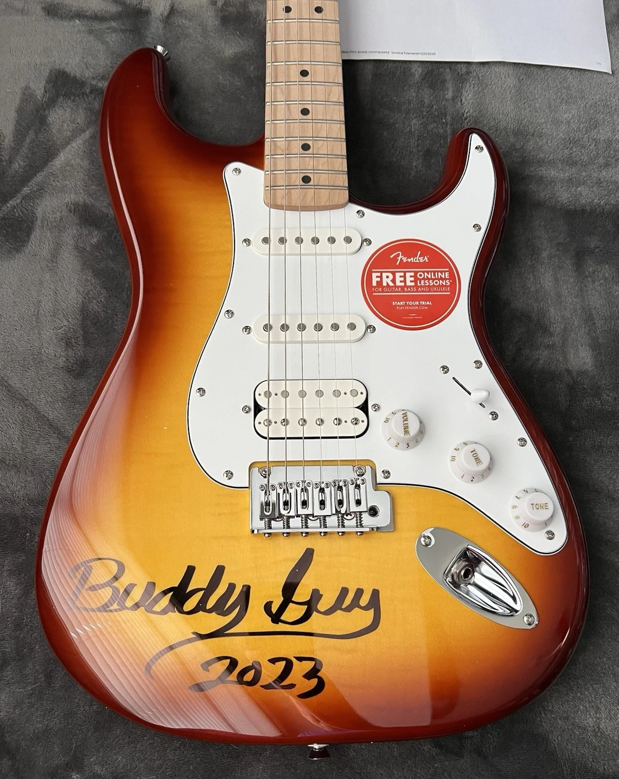 Buddy Guy beautifully hand signed autographed NEW Fender Squier sunburst guitar, image 4