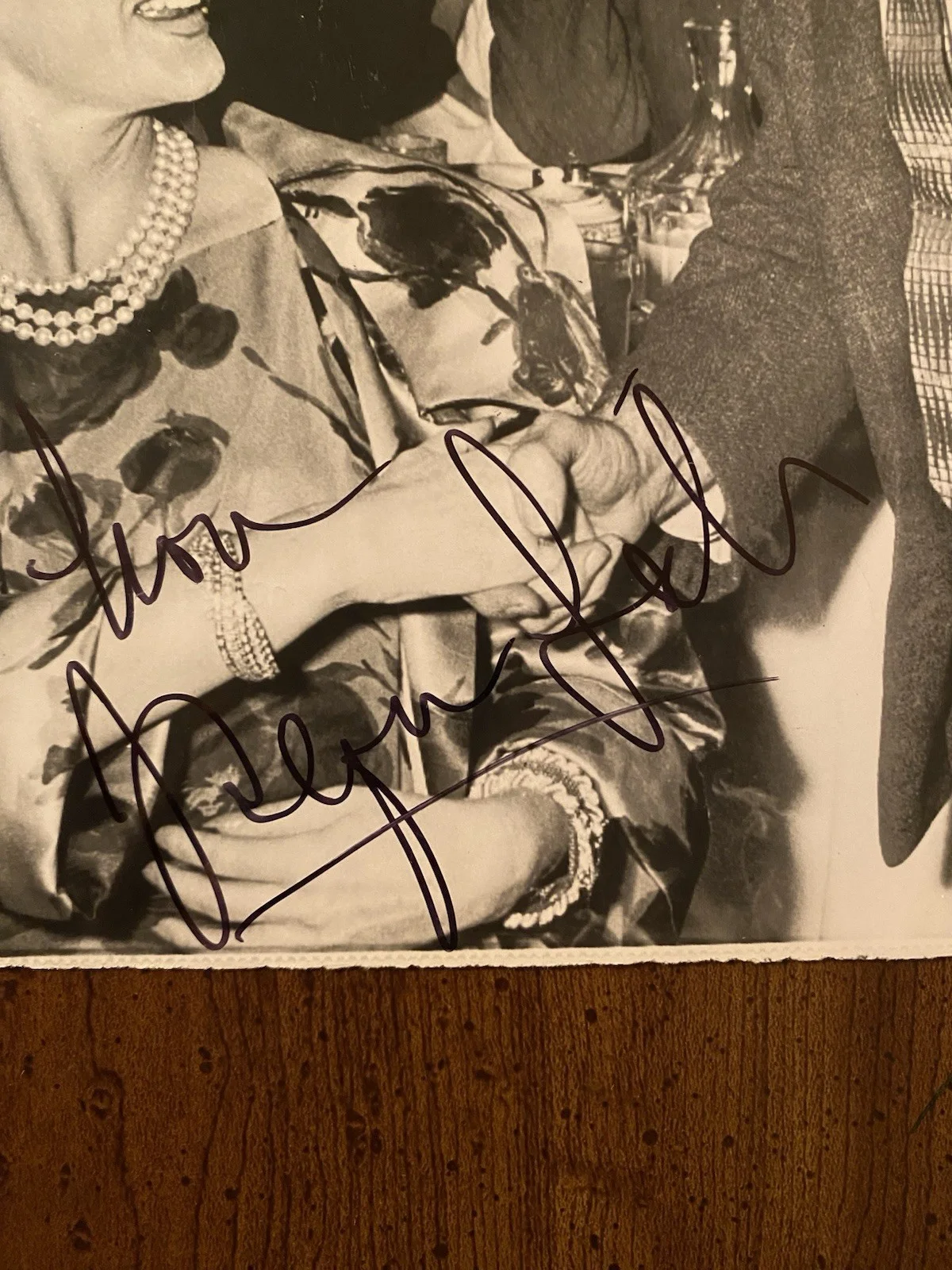 Zsa Zsa Gabor — Zsa Zsa Gabor Signed Autographed Photo With COA Batman 66 Gilligan’s Island Etc, изображение 2