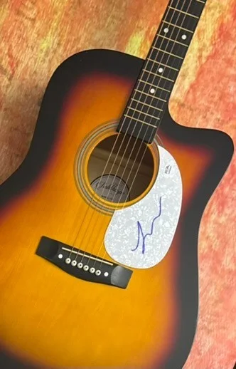 PSA 4 Non Blondes Star * LINDA PERRY * Signed 41" Acoustic Guitar PROOF COA, изображение 4
