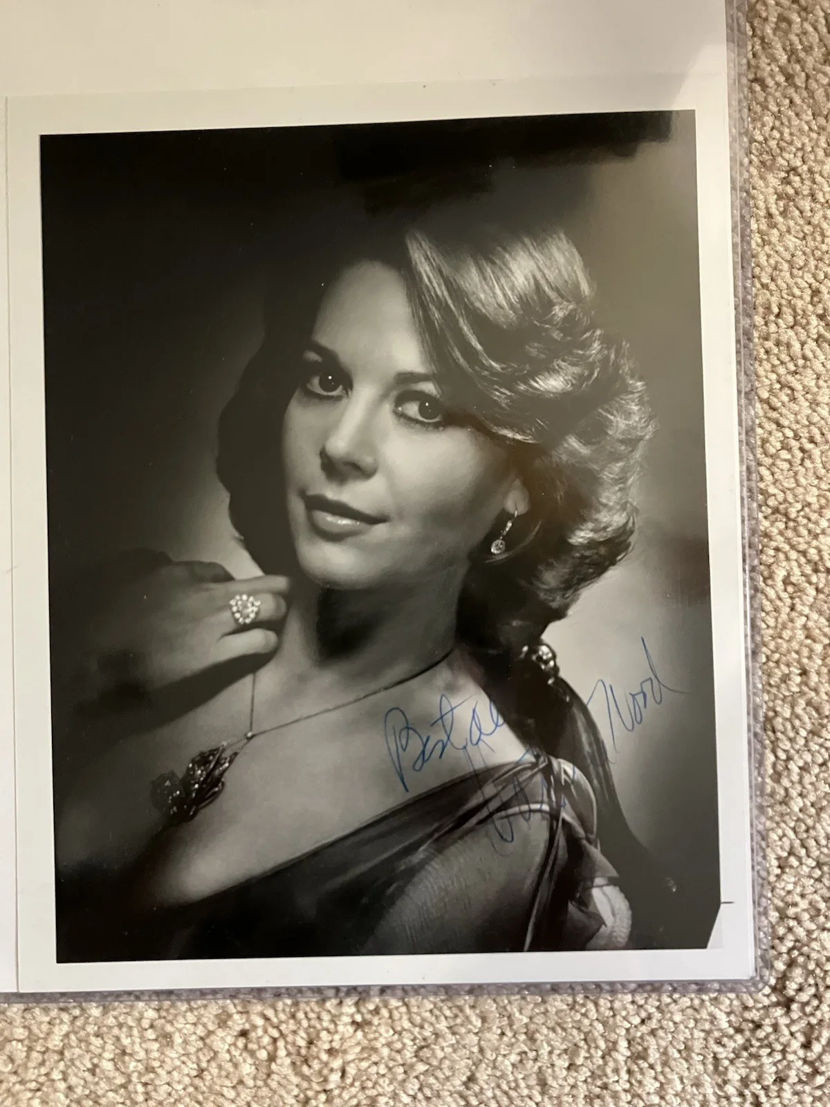 Natalie Wood — NATALIE WOOD SIGNED AUTOGRAPHED 8X10 PHOTOGRAPH JSA AUTHENTICATED RARE, изображение 3