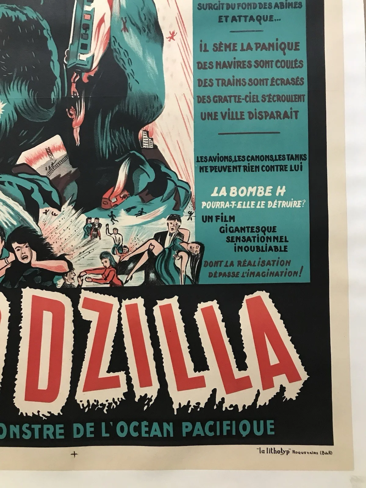 Godzilla (R-1957), Original French Moyenne Movie Poster, image 2