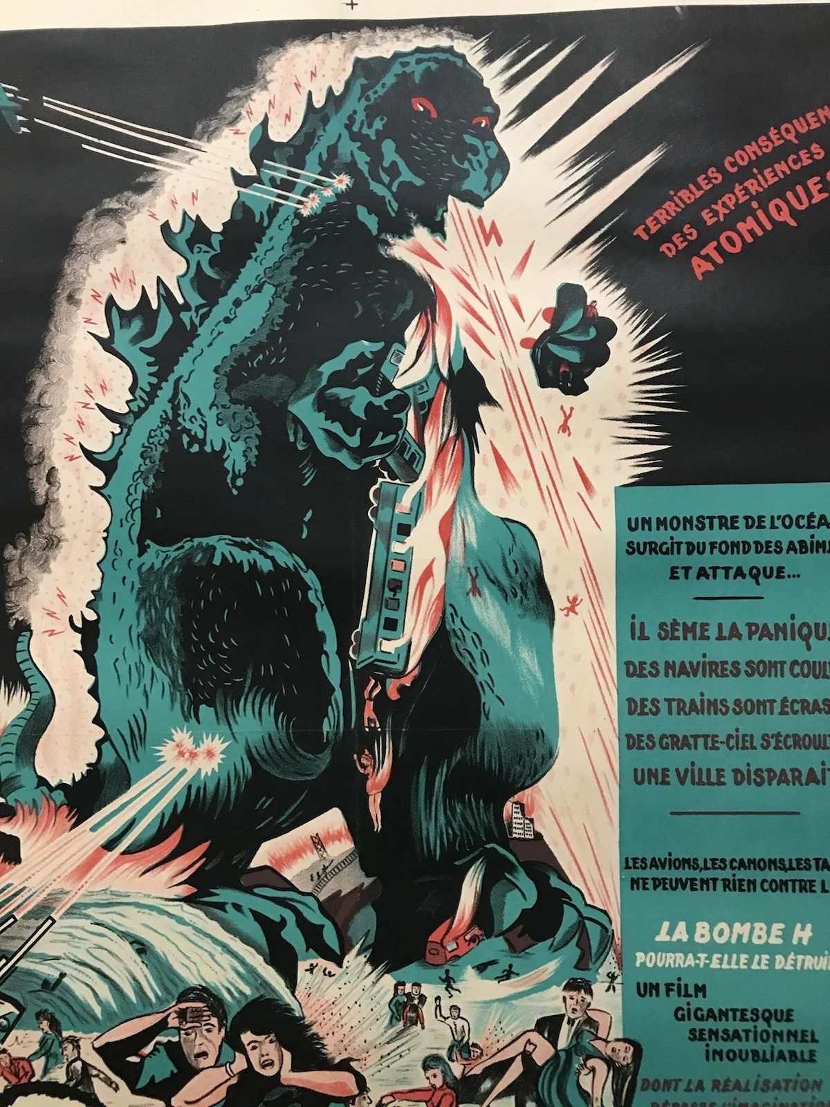 Godzilla (R-1957), Original French Moyenne Movie Poster, image 3