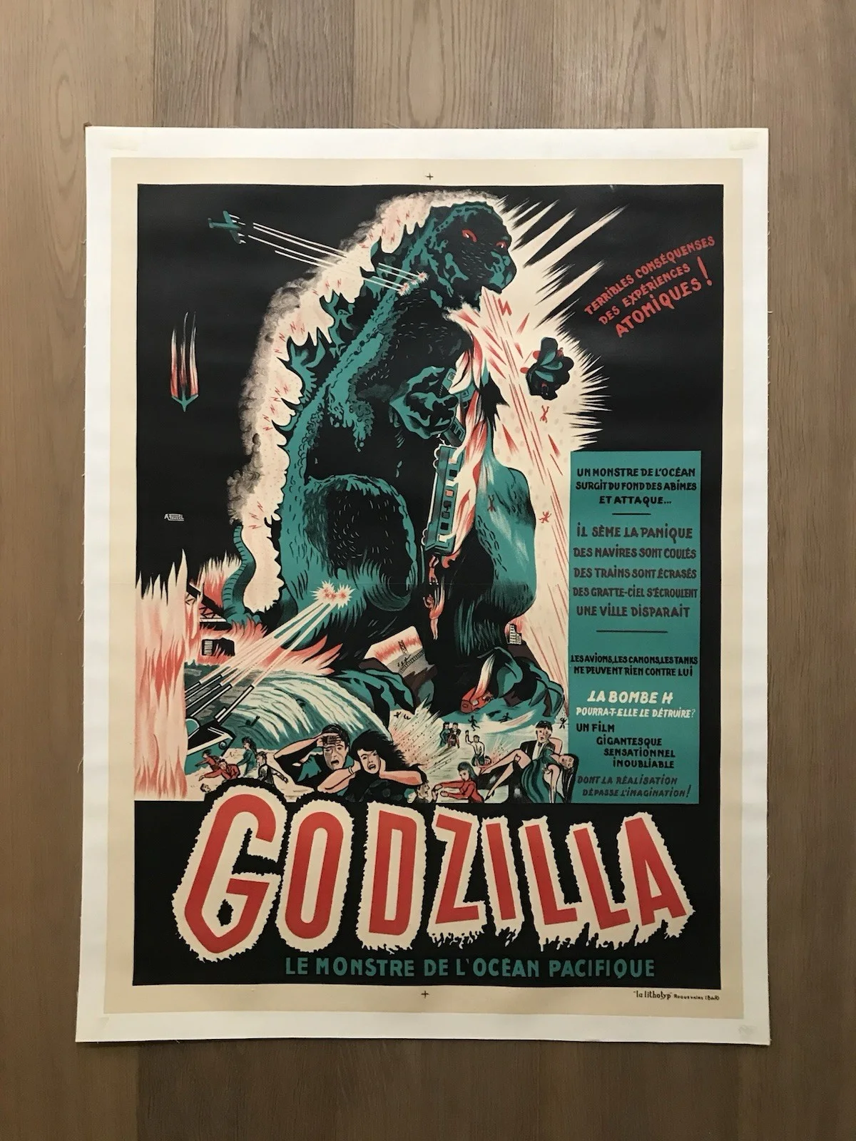 Godzilla (R-1957), Original French Moyenne Movie Poster, image 5