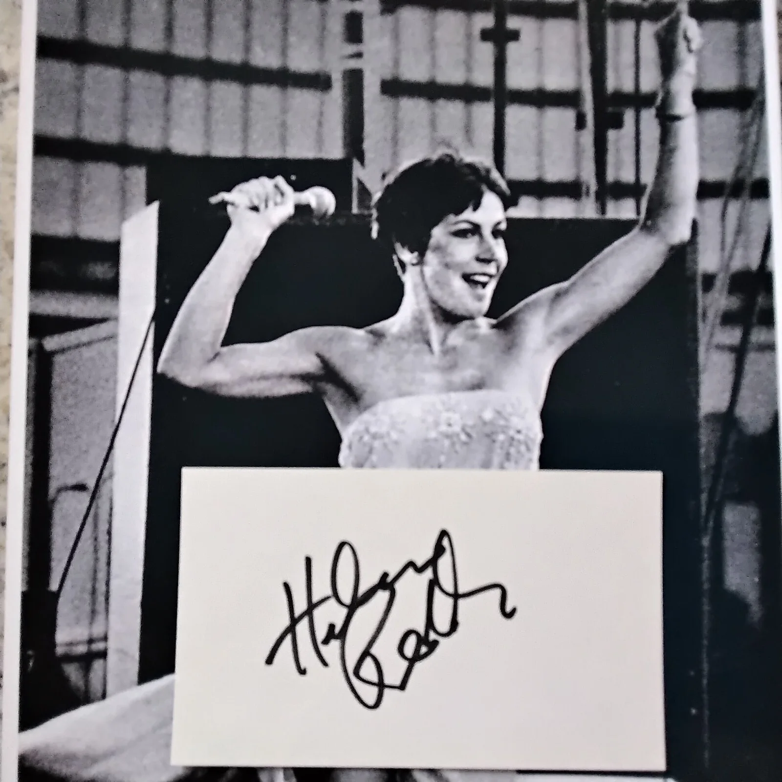Helen Reddy SIGNED Card Photo 70s Singer I Am Woman Delta Dawn Pete's Dragon, изображение 2