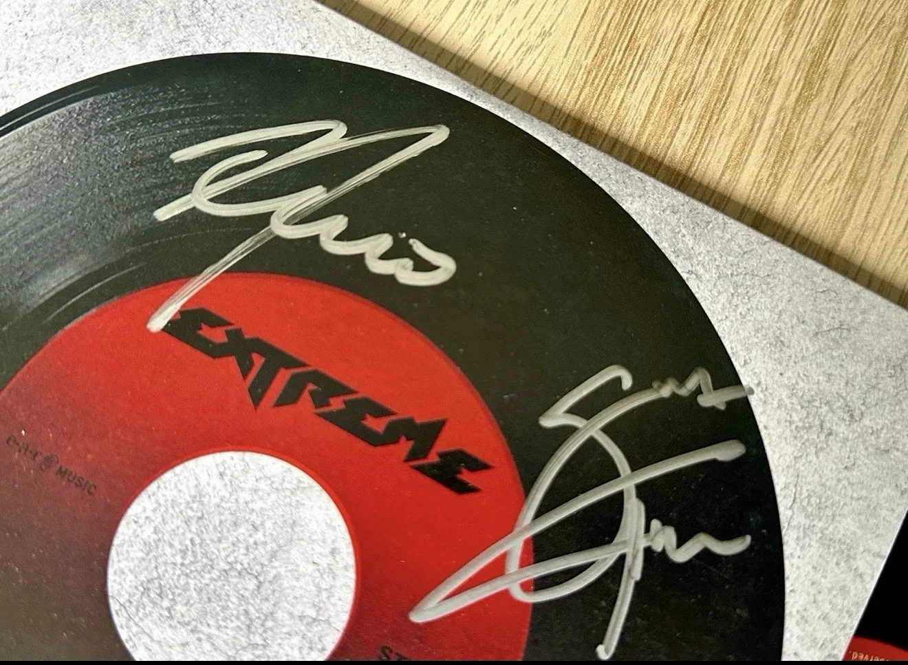 Extreme Band SIGNED Banshee 7" Vinyl 45 LP Nuno Bettencourt Cherone AUTOGRAPHED, изображение 4