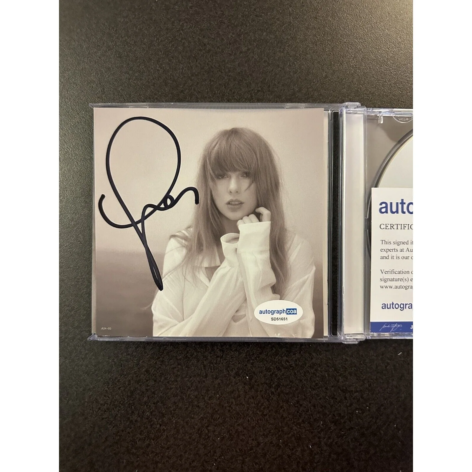 SIGNED Taylor Swift CD The Tortured Poets Department Autographed w/ COA SD51651, image 2