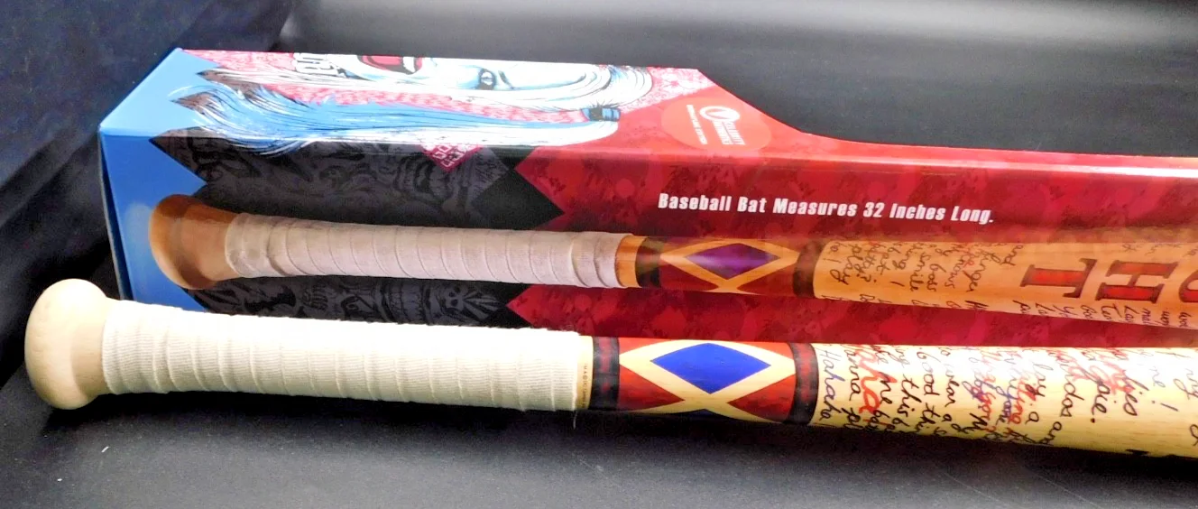 Margot Robbie Signed Harley Quinn Bat w/ Harley Quinn Inscription Beckett COA, изображение 4