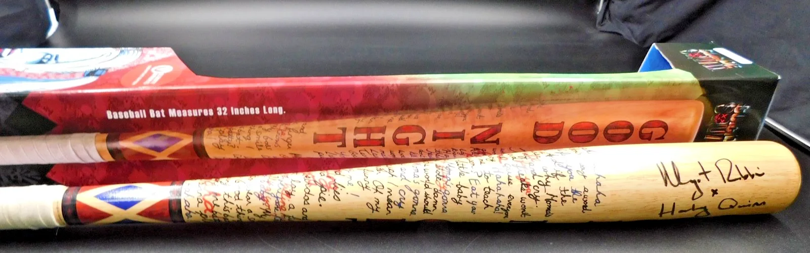 Margot Robbie Signed Harley Quinn Bat w/ Harley Quinn Inscription Beckett COA, изображение 5