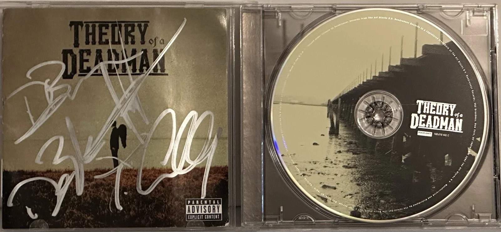 THEORY OF A DEAD MAN Authentic Signatures By The Band Self Title Album & Pick, изображение 2