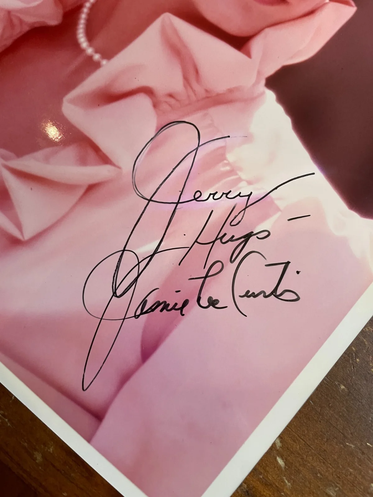 Jamie Lee Curtis — Jamie Lee Curtis Signed Autograph Signature 8x10 Color Glossy Photograph, image 2