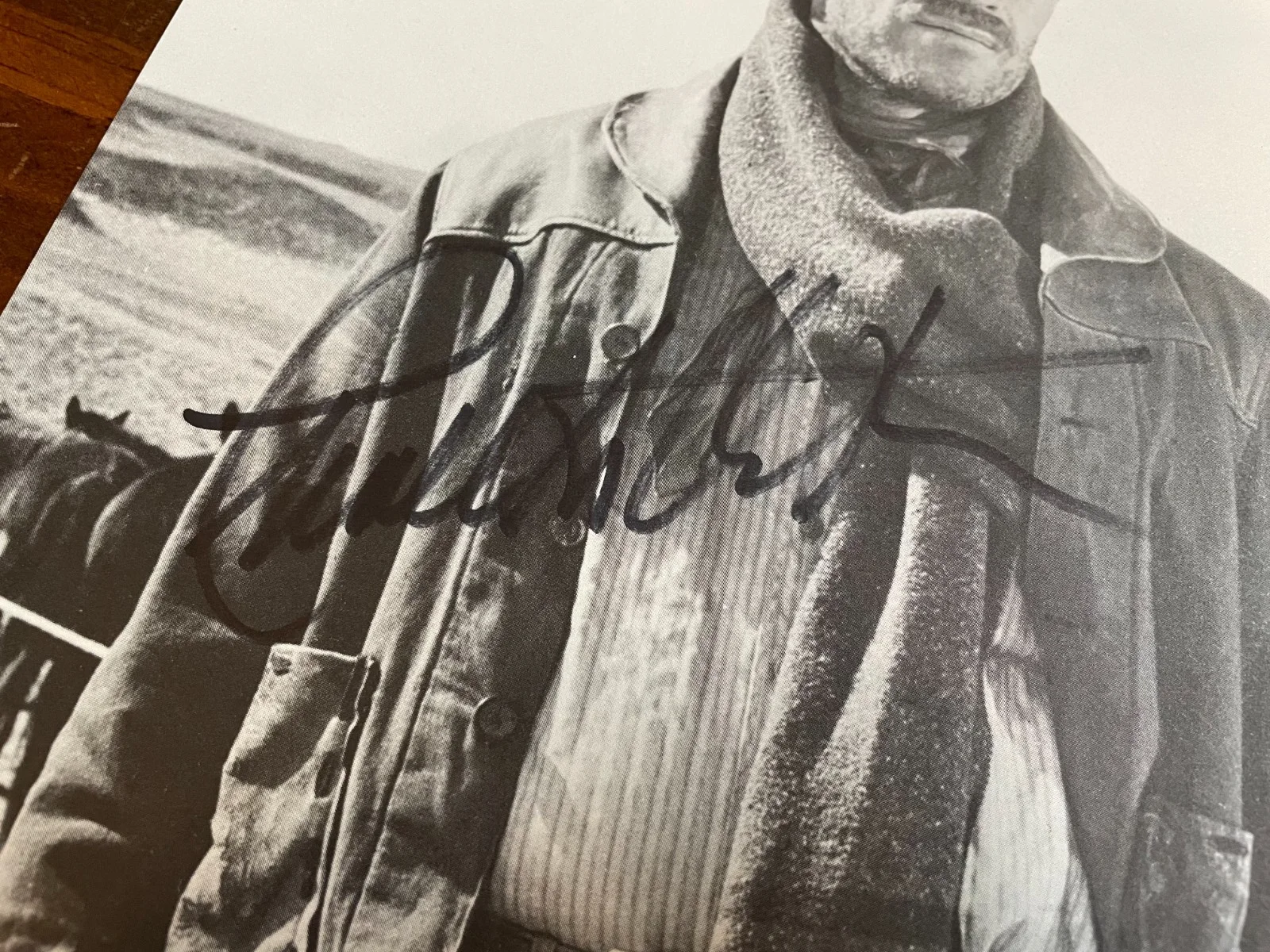 Charlton Heston — Charlton Heston Signed Autograph Signature 7.5x11 B&W Magazine Photo Will Penny, image 2