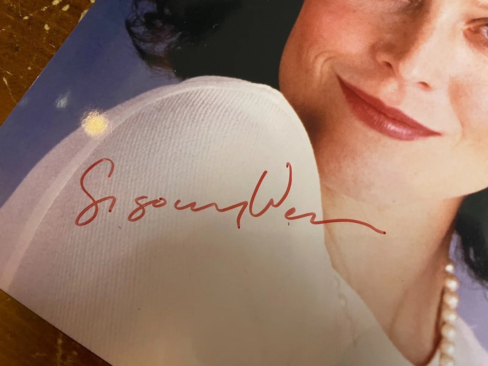 Sigourney Weaver — Sigourney Weaver Signed Autograph Signature 8x10 Color Glossy Photograph, изображение 2
