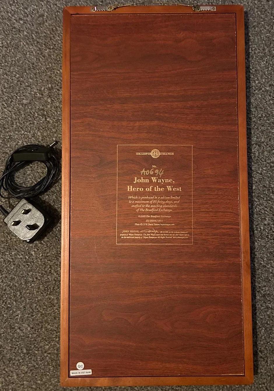 Bradford Exchange John Wayne Picture Lights Up Ltd Edition, image 2