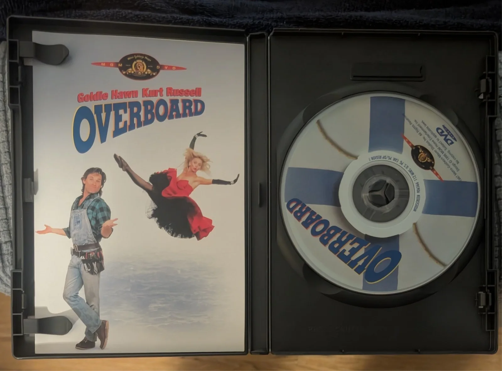 Goldie Hawn — GOLDIE HAWN signed autograph OVERBOARD dvd cover, image 3