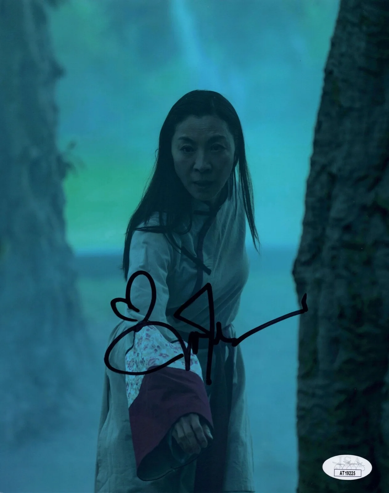 Michelle Yeoh — Michelle Yeoh signed "EVERYTHING EVERYWHERE ALL .." 8x10 Photo EXACT PROOF h JSA, image 5