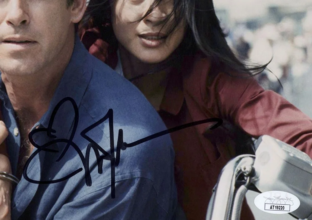 Michelle Yeoh — Michelle Yeoh signed "TOMORROW NEVER DIES" 8x10 Photo EXACT PROOF a 007 Bond JSA, image 3