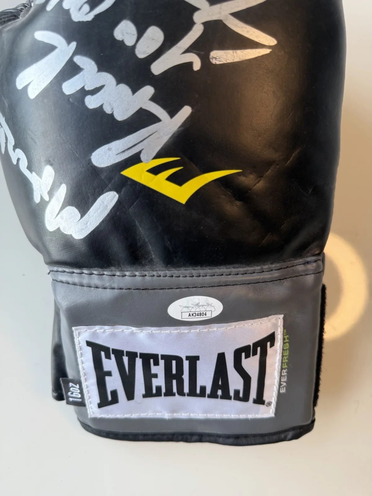 LL Cool J Autographed Boxing Glove Inscribed Mama Knock You Out Rapper JSA COA, изображение 2