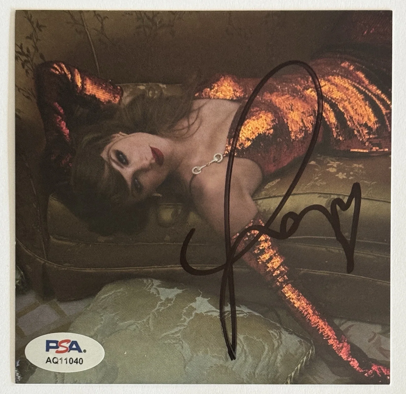 SIGNED TAYLOR SWIFT LIFE OF A SHOWGIRL PHOTO SET OF 4 & CD PSA DNA COA AUTOGRAPH, изображение 5