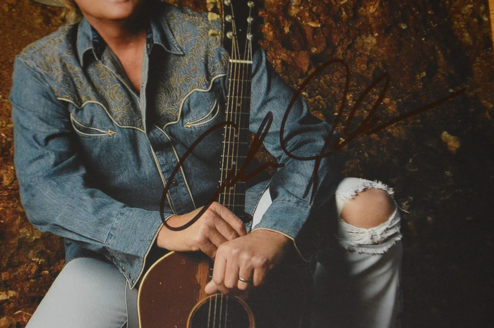 Alan Jackson ~ Autographed 8x10 Color Photo with Beckett Hologram COA, image 2