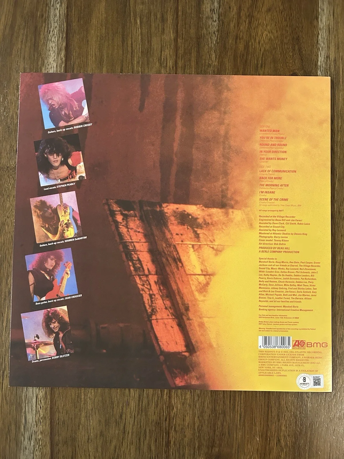 Stephen Pearcy ‘Ratt’ Band Signed ‘Out Of The Cellar’ Vinyl Album Beckett, изображение 3