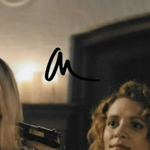 Alyvia Alyn Lind — Signed Alyvia Alyn Lind Chuckie Autographed 8x10 Photo #2 w JSA Authentication, изображение 3