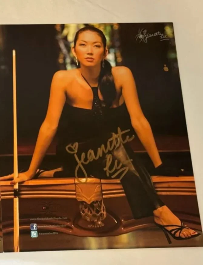 Jeanetter Lee — Jeanette Lee The Black Widow Autograhed Picture