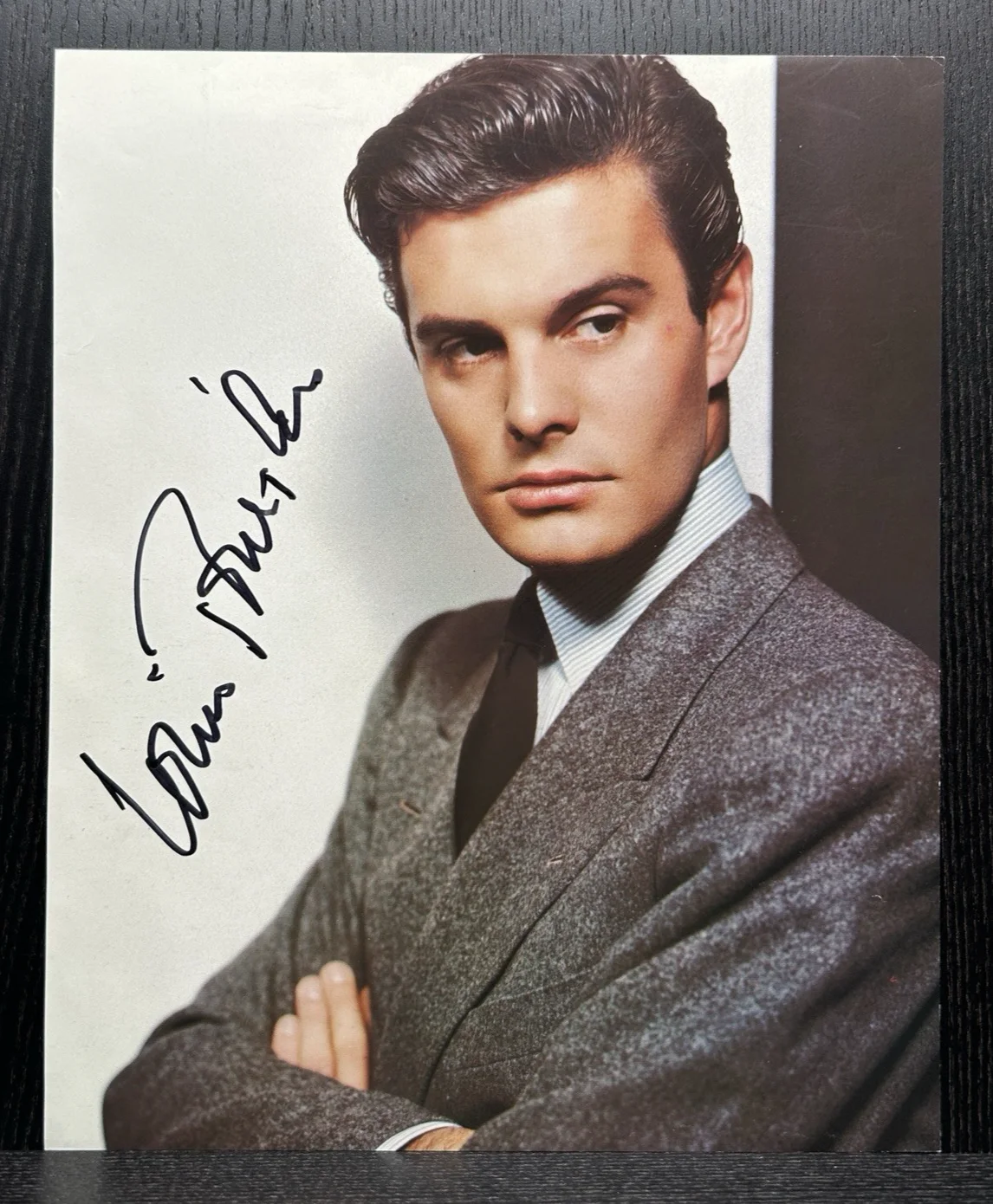Louis Jourdan — LOUIS JOURDAN SIGNED MAGAZINE CLIPPING Original Autograph JSA COA James Bond 007