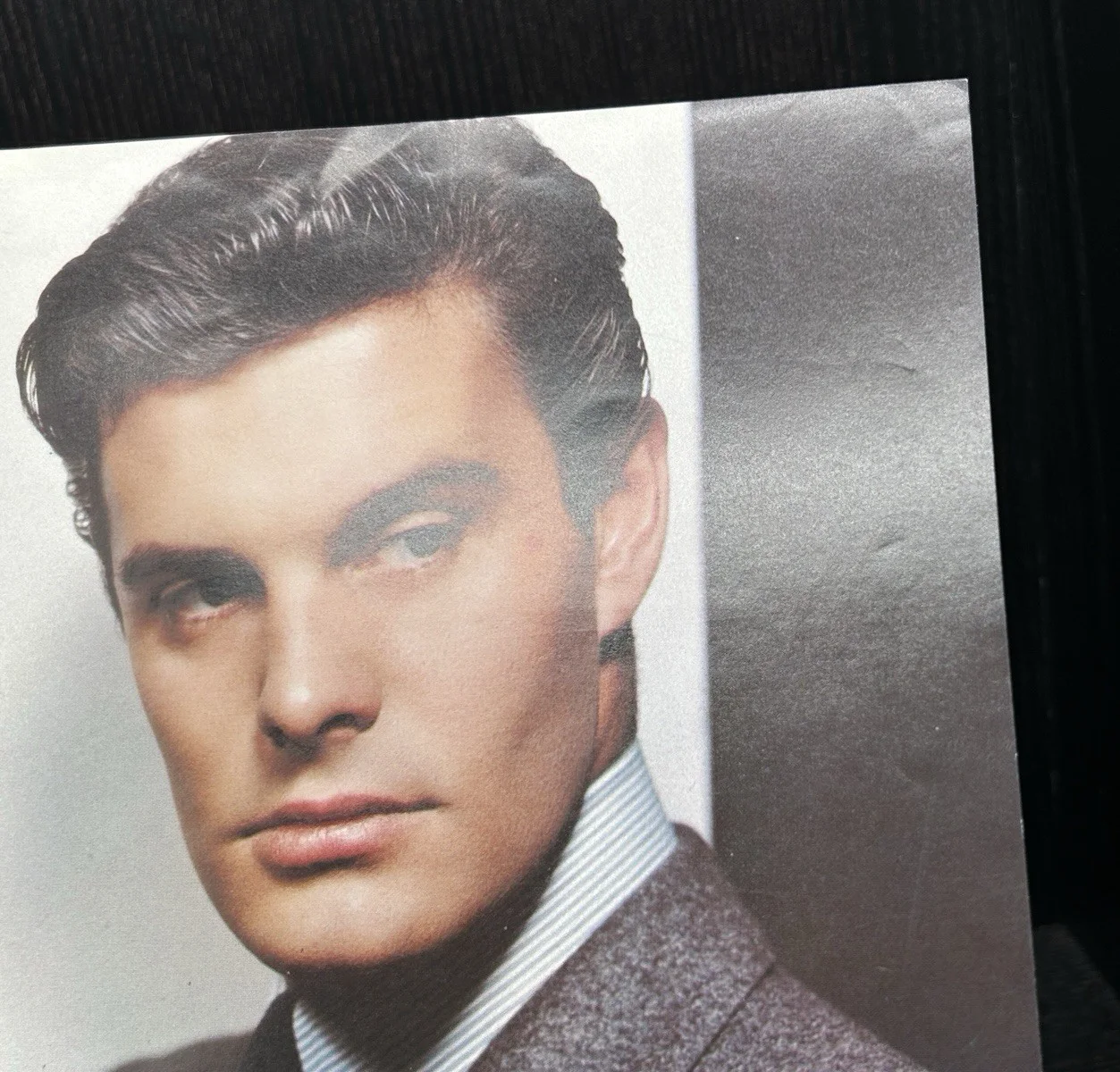 Louis Jourdan — LOUIS JOURDAN SIGNED MAGAZINE CLIPPING Original Autograph JSA COA James Bond 007, изображение 5
