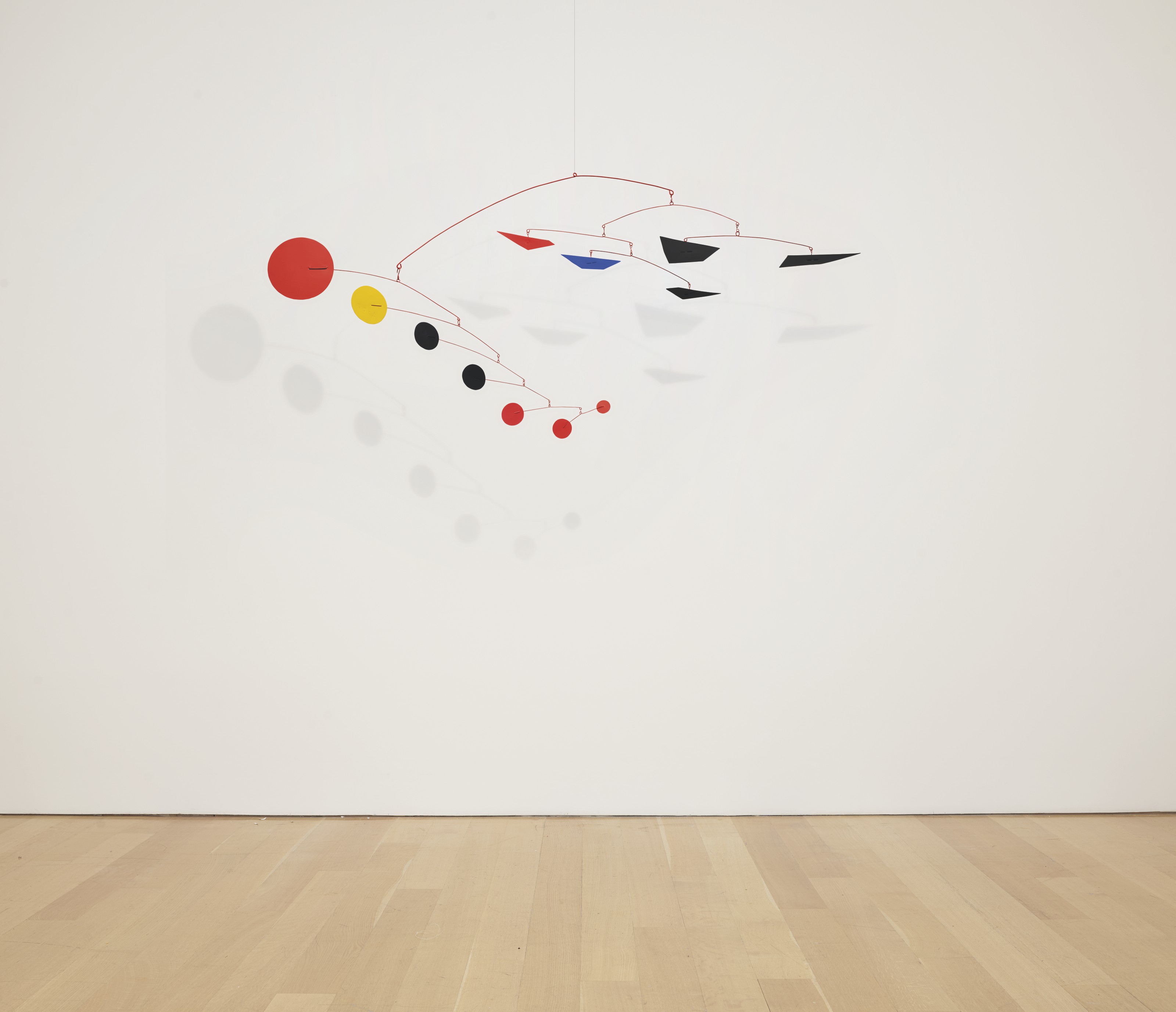 Alexander Calder — Большой Красный Диск, изображение 2