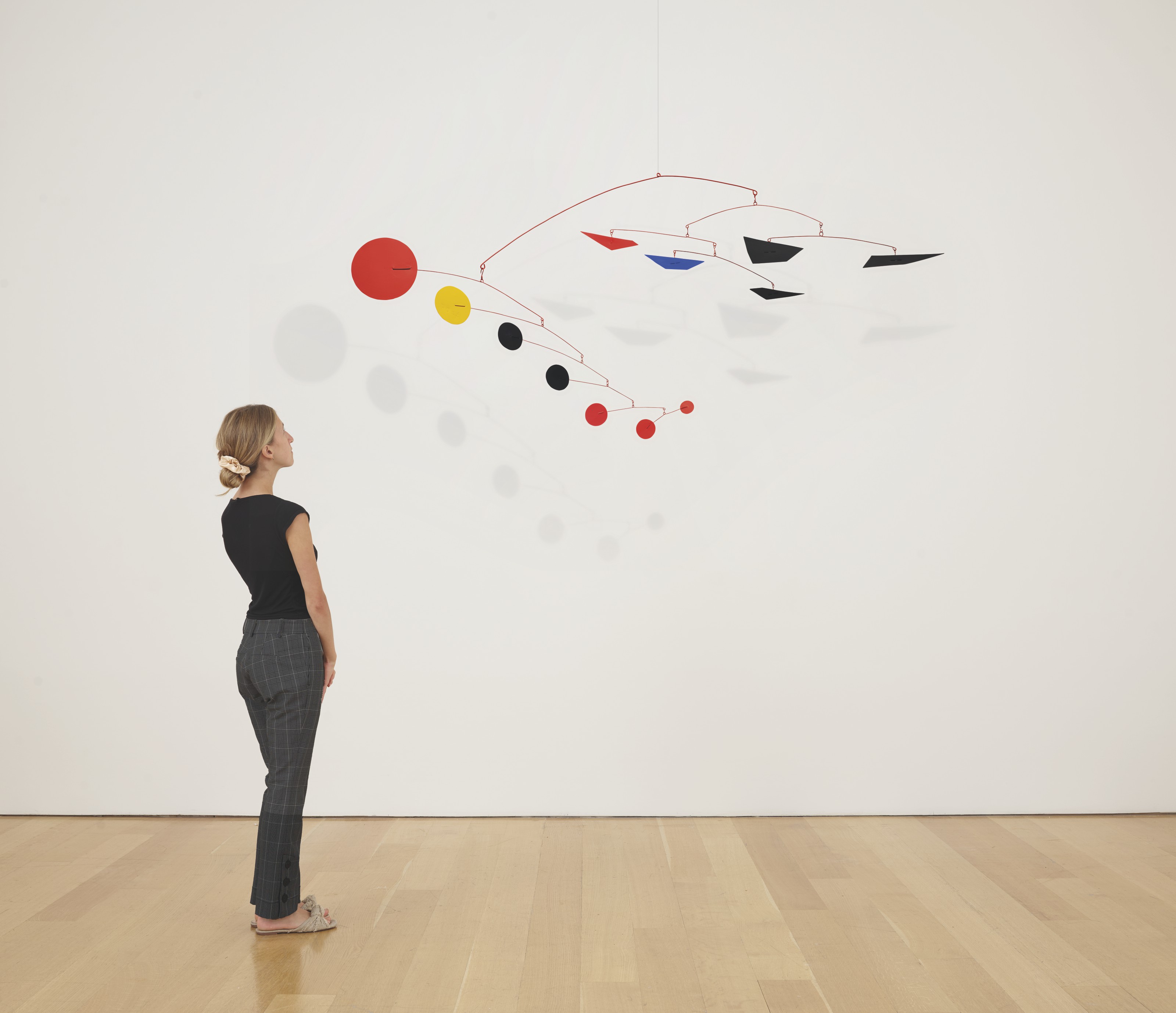 Alexander Calder — Большой Красный Диск, изображение 3