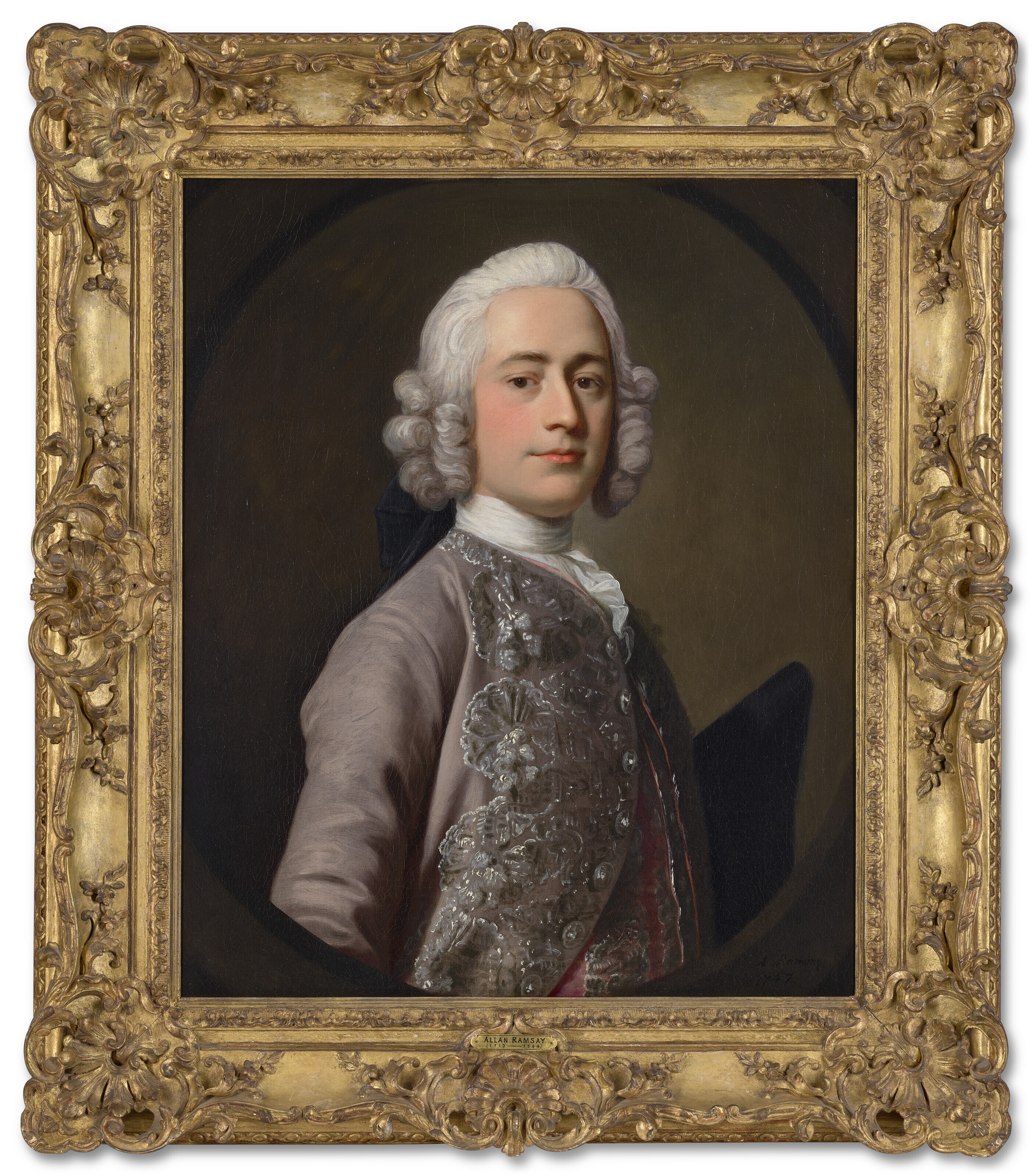 Allan Ramsay — Портрет сэра Ричарда Эктона, 5-й том (1712-1792), в полный рост, в сиреневом камзоле, расшитом серебром, с треуголкой в руках, в искусственном овальном обрамлении., изображение 2