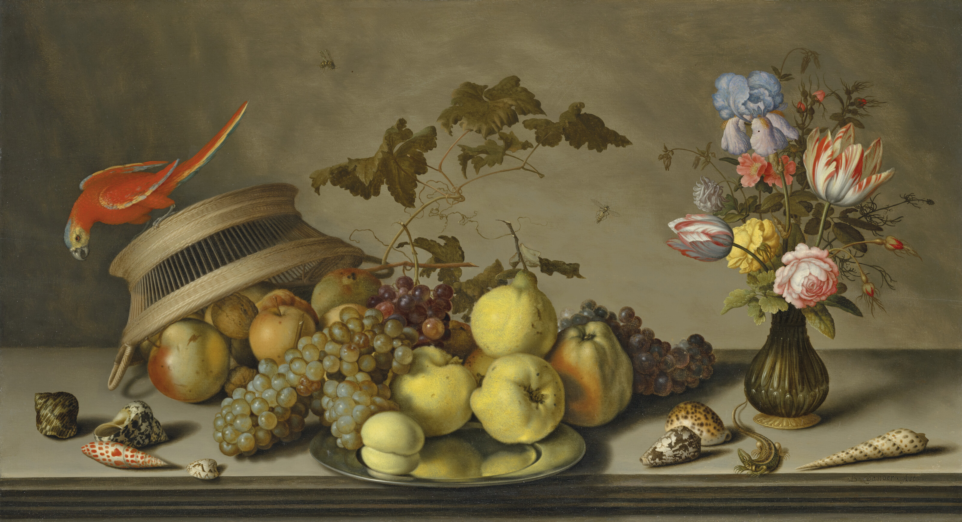 Balthasar Van Der Ast — Попугай в перевернутой корзине с фруктами, оловянной тарелкой, вазой с цветами, насекомыми, ящерицей и ракушками на каменном выступе