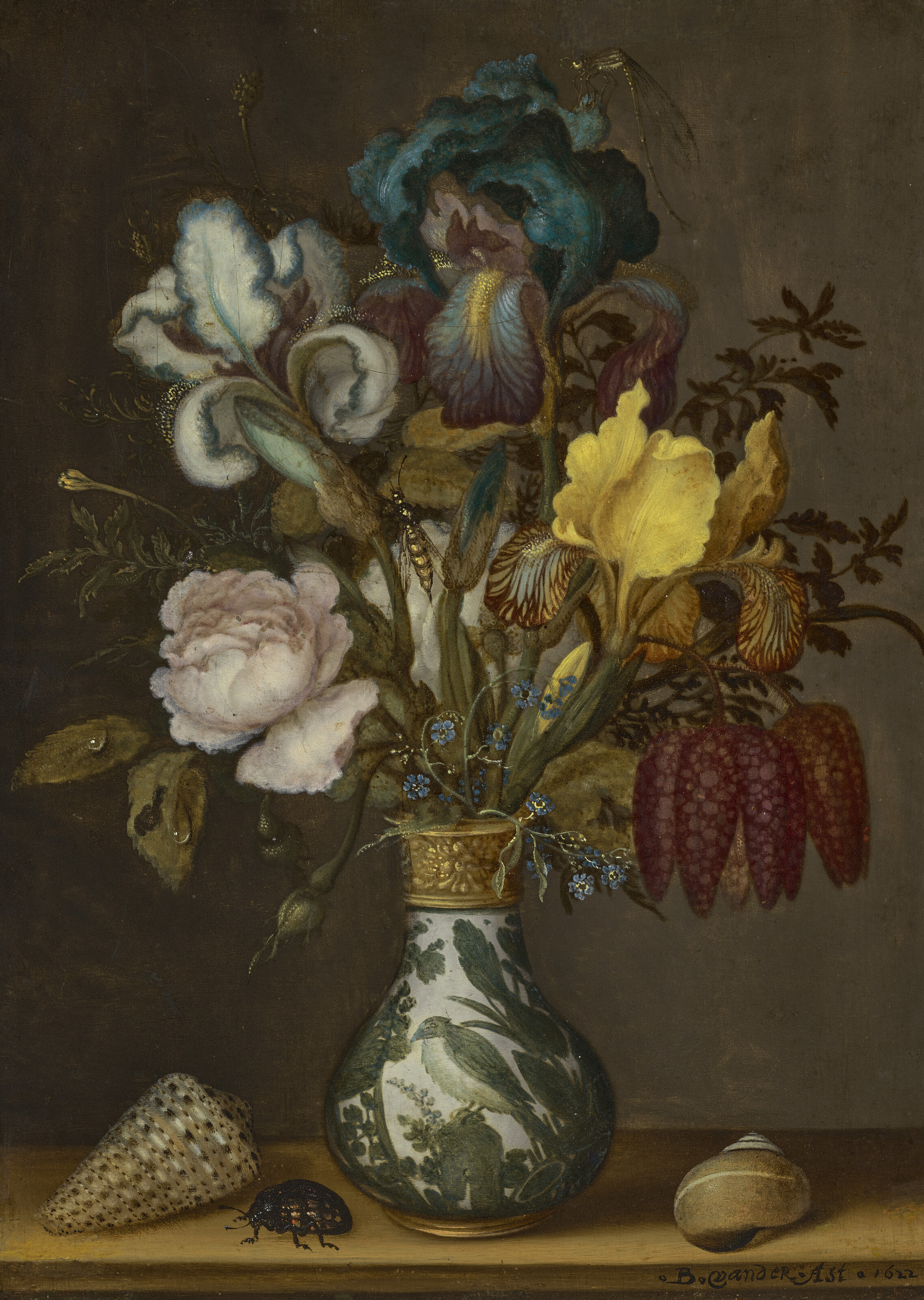 Balthasar Van Der Ast — Ирисы, розы, фритиллярии и незабудки в вазе Wanli с двумя ракушками и жуком на выступе