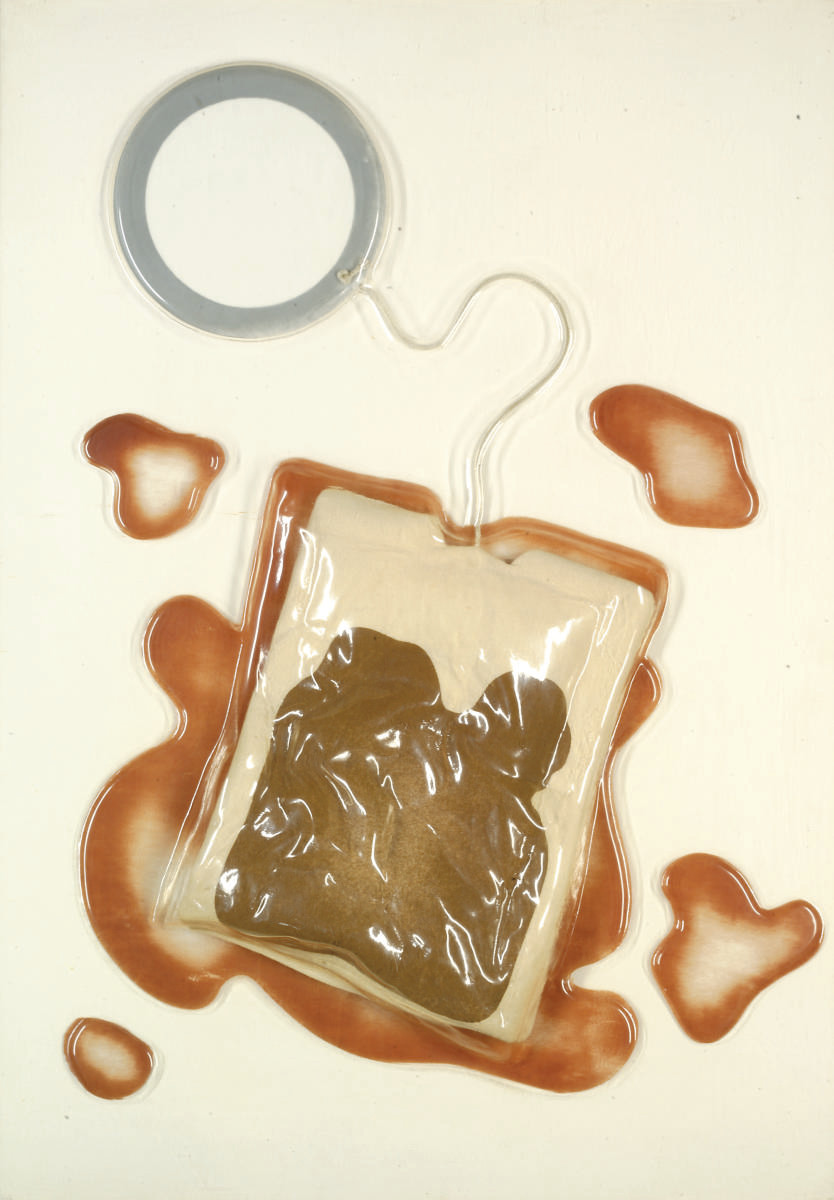 Claes Oldenburg — Чай в пакетиках, от четырех штук на Plexi (Axsom & Platzker, 36)